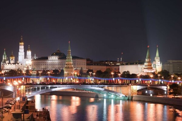 Paysage de nuit avec vue sur le Kremlin