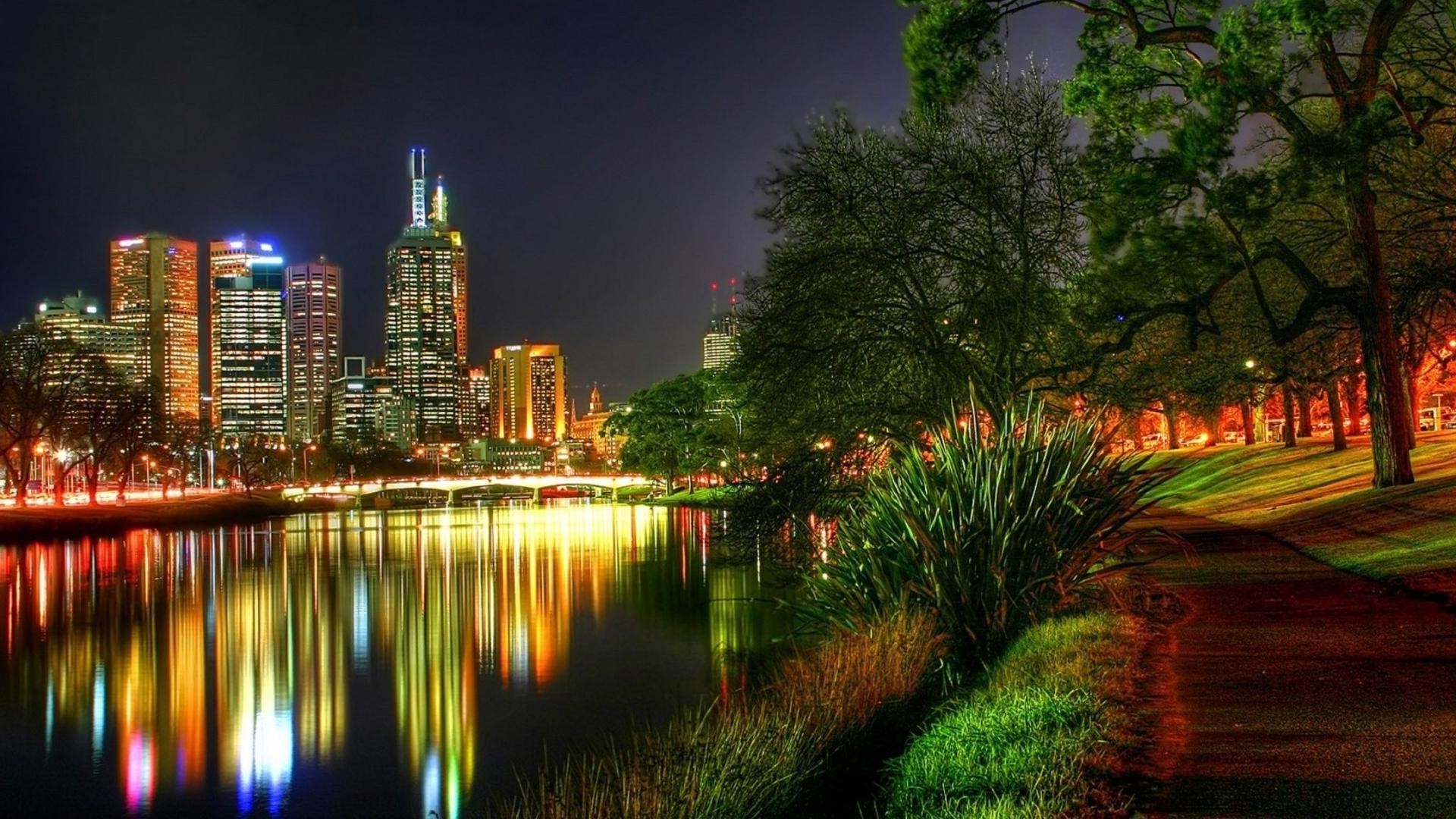 città architettura viaggi casa acqua centro città crepuscolo sera fiume urbano ponte skyline grattacielo strada cielo illuminato luce riflessione