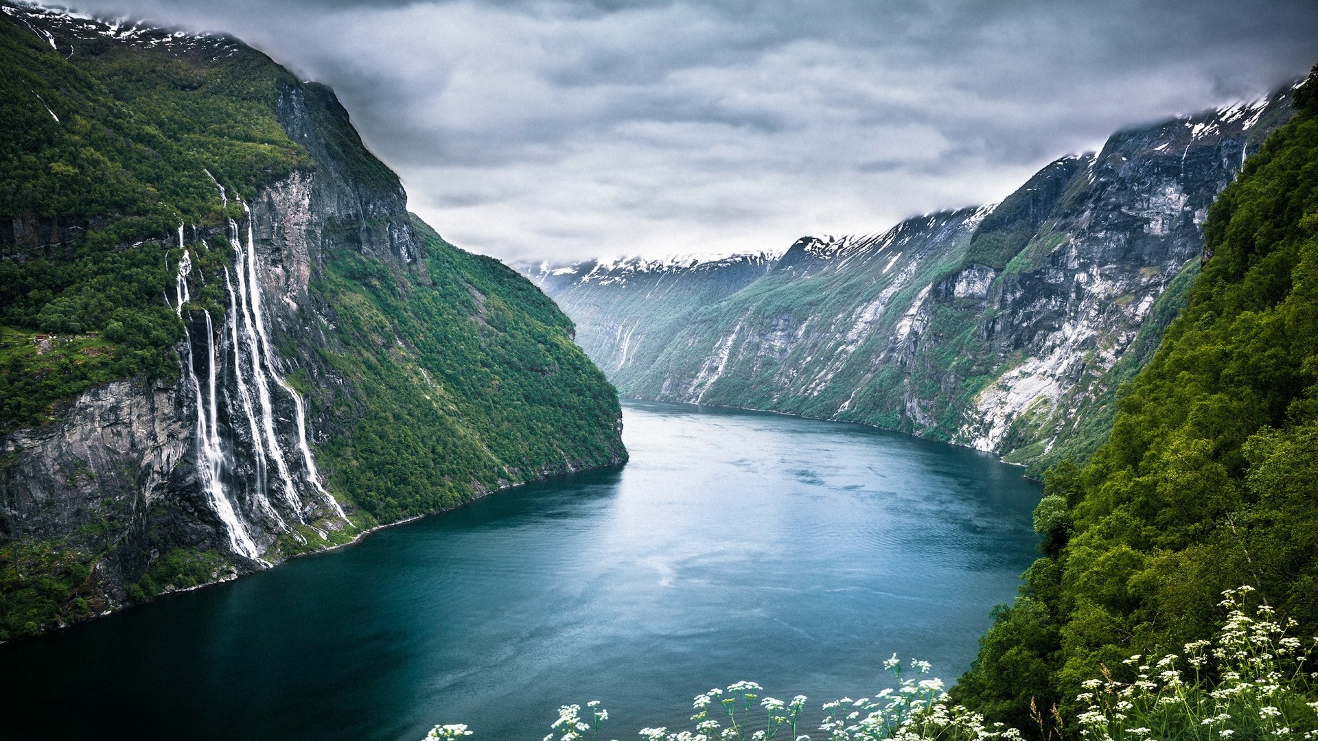 berühmte orte wasser landschaft reisen natur berge im freien rock landschaftlich himmel fjord meer fluss sommer