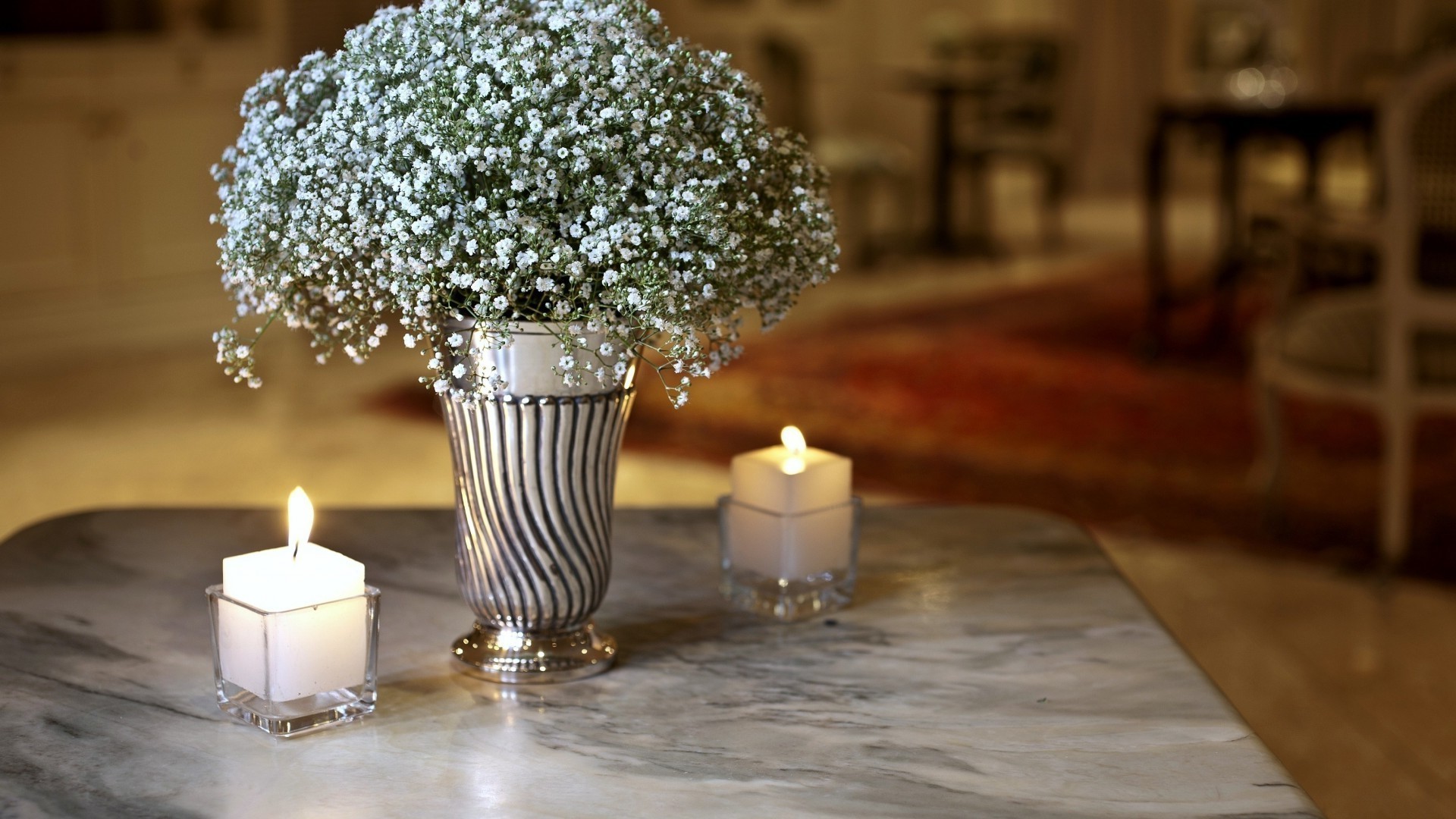 dans un vase ou un pot bougie bois table à l intérieur décoration lumière à l intérieur