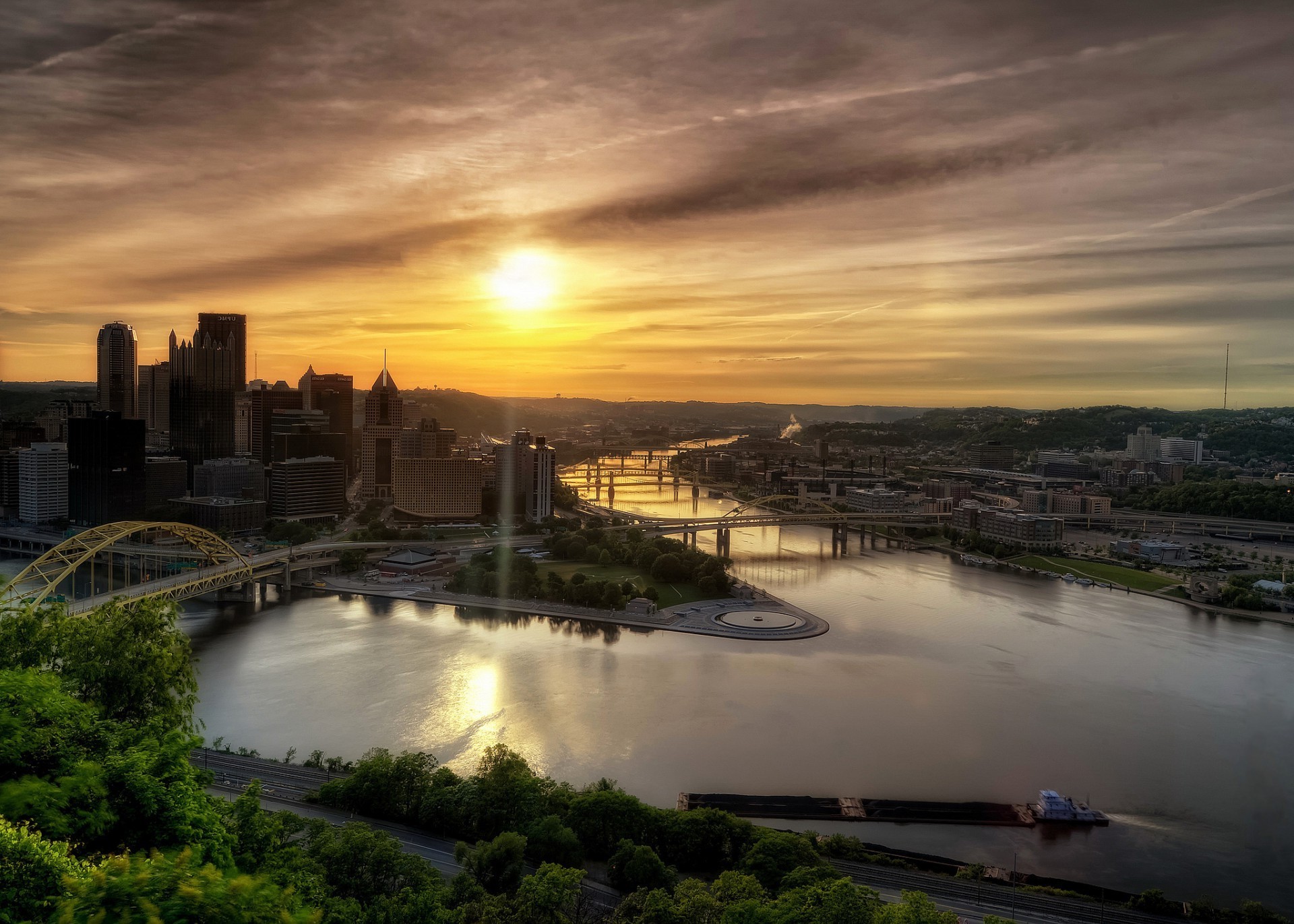 stadt wasser architektur fluss sonnenuntergang reisen dämmerung stadt landschaft reflexion skyline himmel abend stadt brücke baum haus see