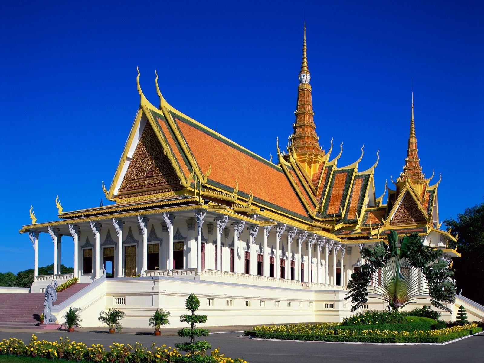 schlösser architektur tempel reisen buddha wat religion haus schloss pagode himmel antike im freien spiritualität kultur kloster traditionell gold tourismus sehenswürdigkeiten