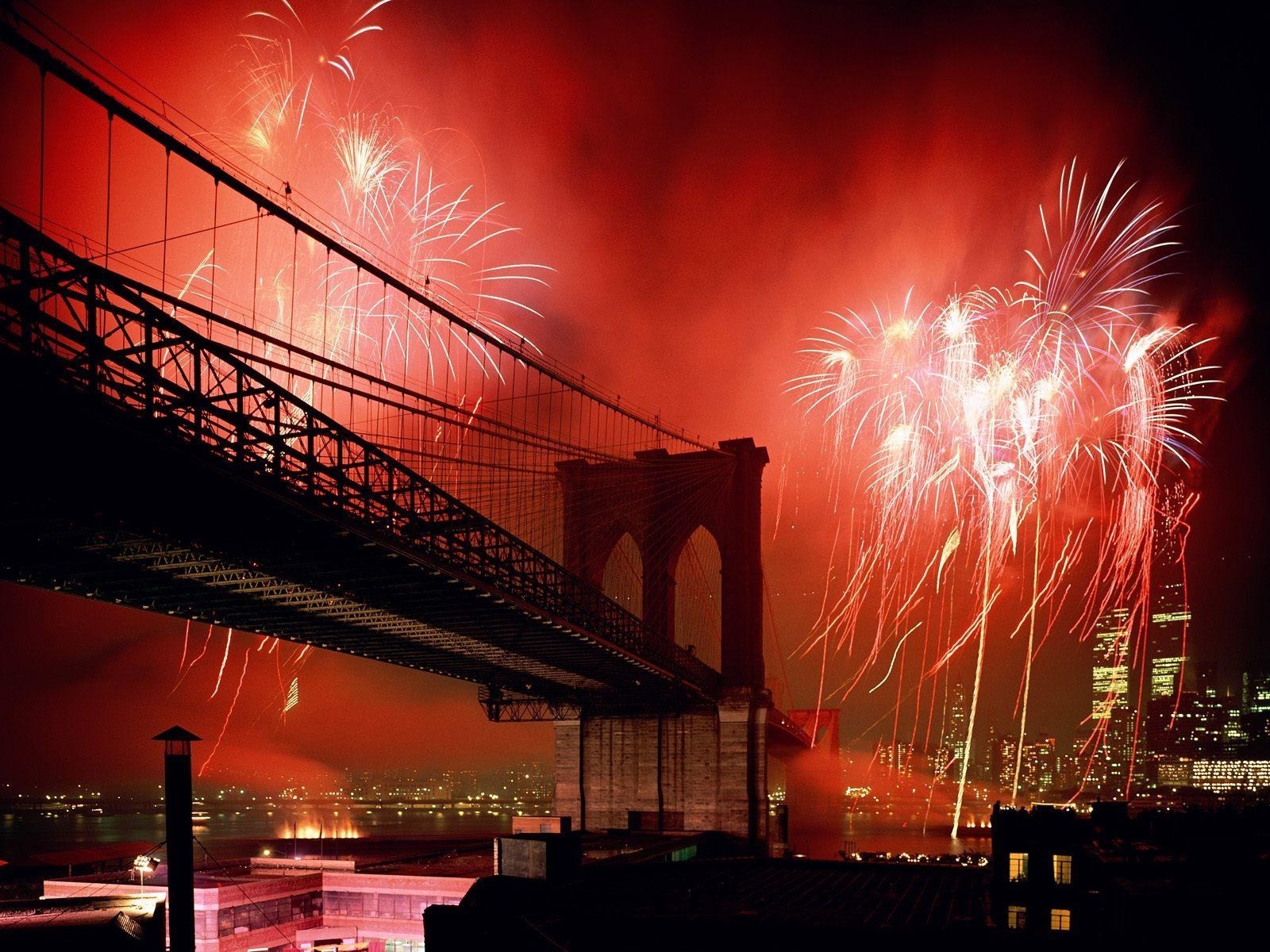 pontes cidade ponte luz centro da cidade urbano à noite arquitetura rua festival fogos de artifício casa escuro