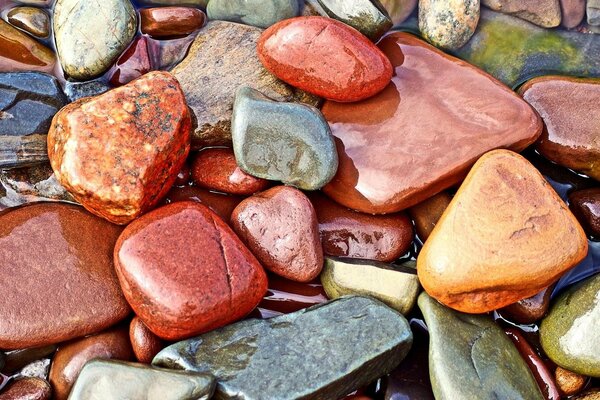 Beautiful textured stones of different sizes