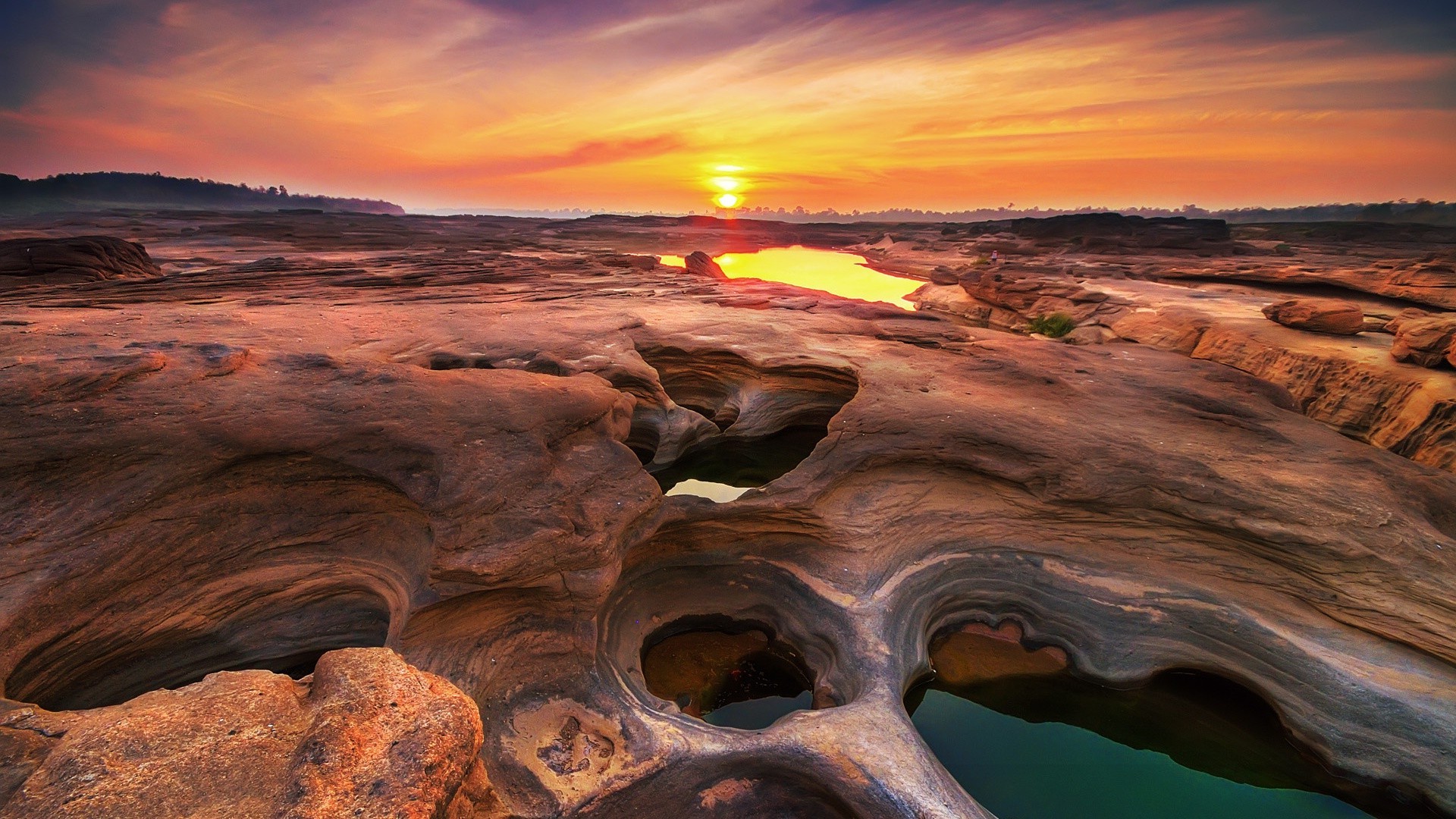 coucher de soleil et aube paysage coucher de soleil eau nature sable voyage rock ciel aube désert océan plage mer scénique soleil belle mer couleur