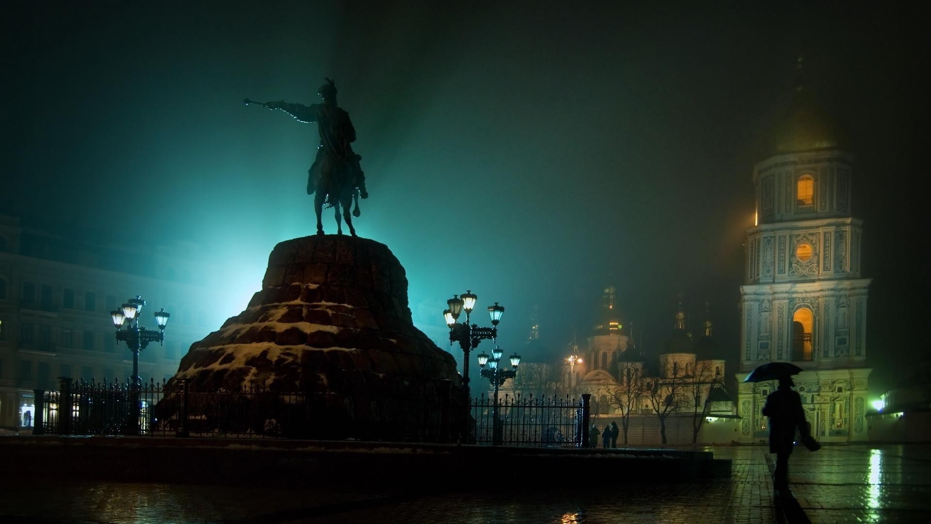 Украина Киев Площадь ночь без смс