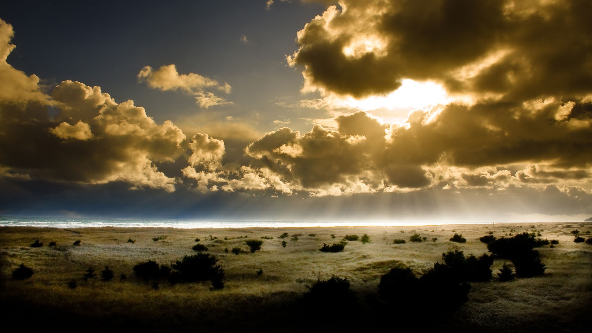 sonnenlicht und strahlen sonnenuntergang wasser strand himmel sonne sturm landschaft dämmerung natur meer ozean dramatisch dämmerung gutes wetter abend landschaft wolke wetter