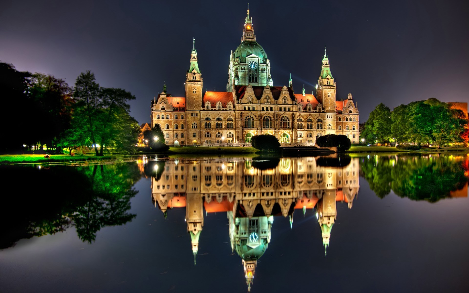 miasta i architektura architektura podróże miasto podświetlany dom niebo zmierzch wieczór na zewnątrz zamek turystyka rzeka odbicie wieża stary punkt orientacyjny miasto miasto starożytny