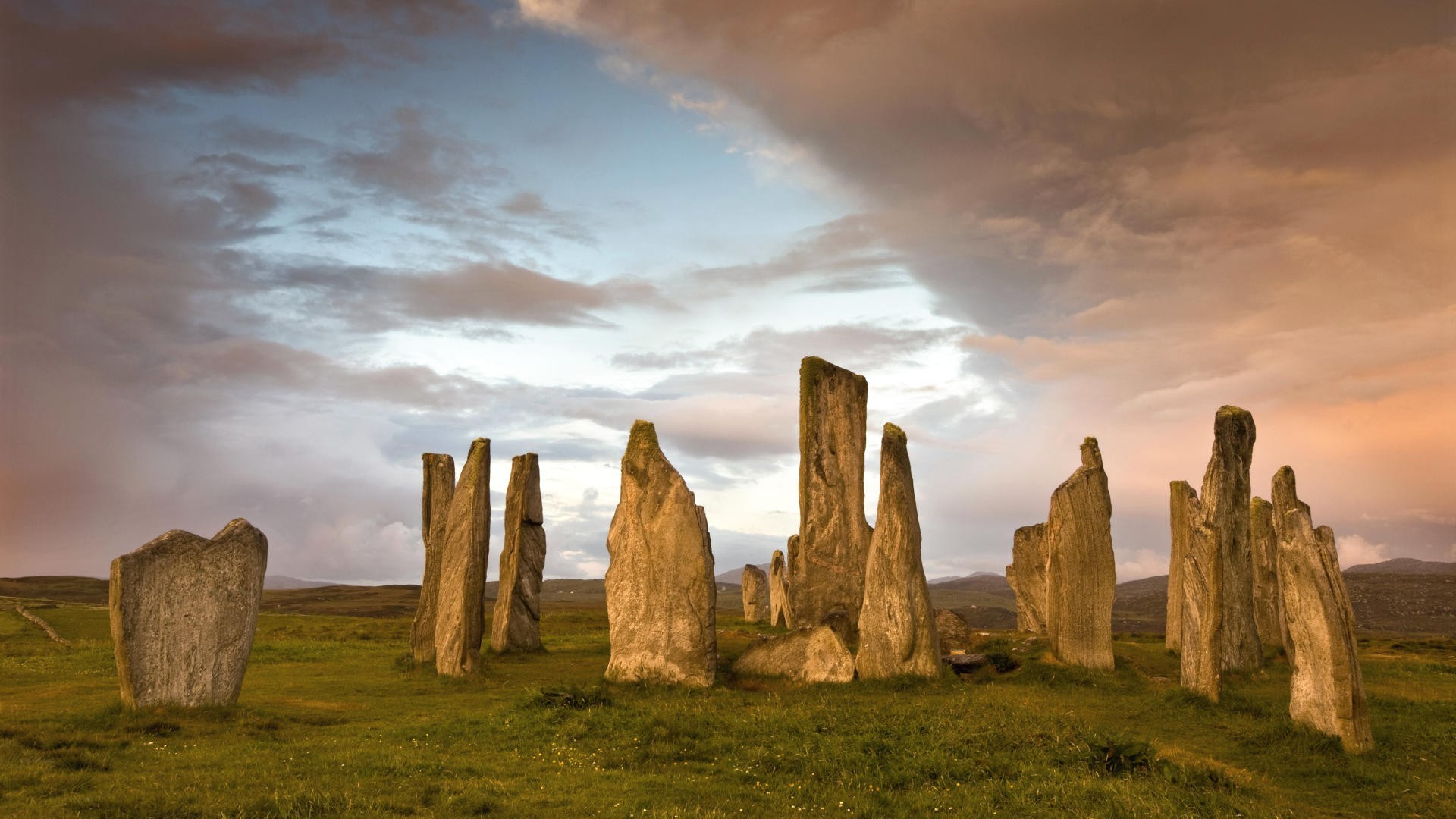 luoghi famosi megalite all aperto celtico paesaggio preistorico viaggi antico cielo monumento tramonto erba mistero religione pietra