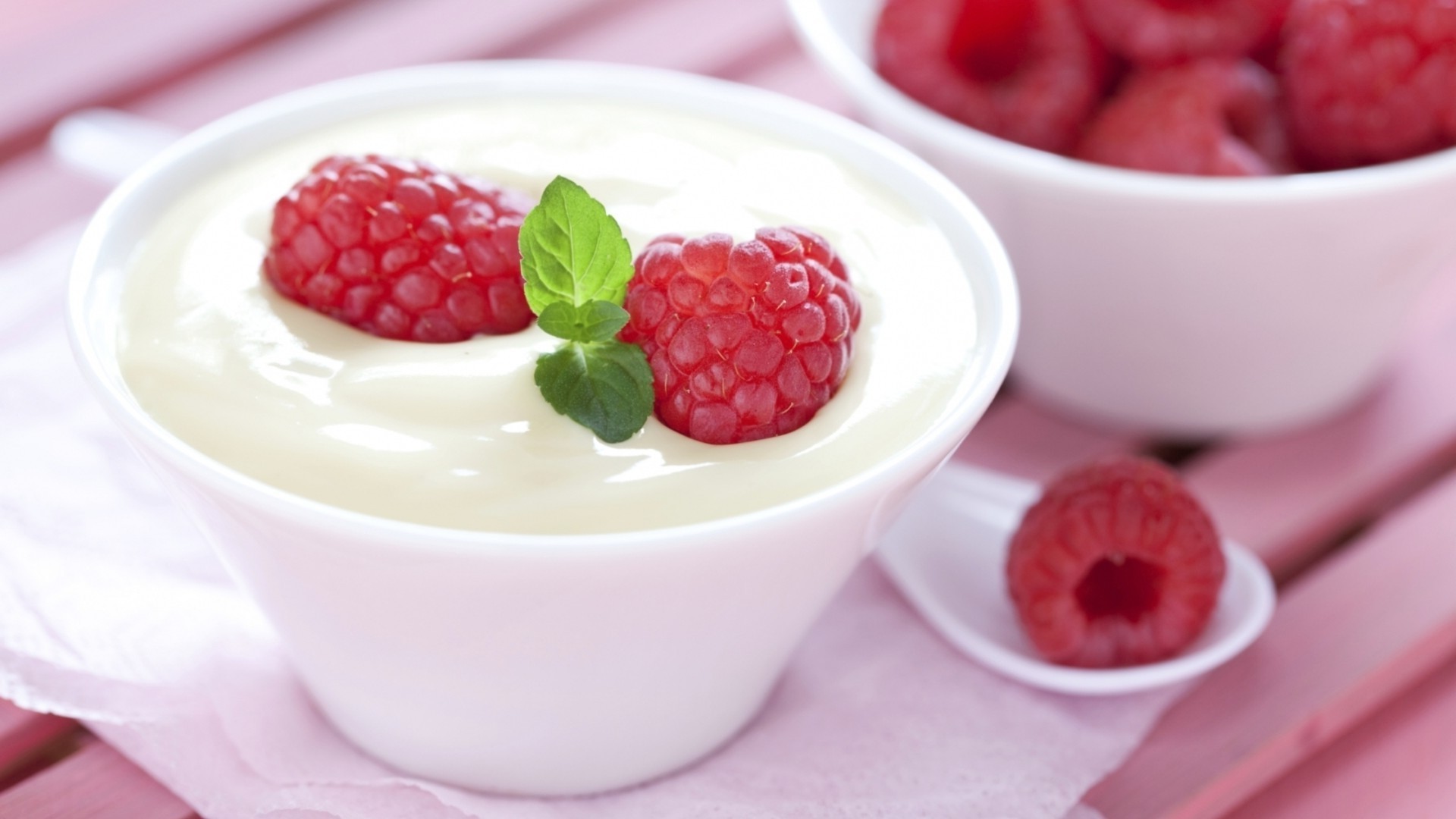 essen & trinken süß beere creme obst lecker lebensmittel erdbeere schüssel frühstück joghurt milch erfrischung himbeeren gesund lecker cremig schließen epicourt essen