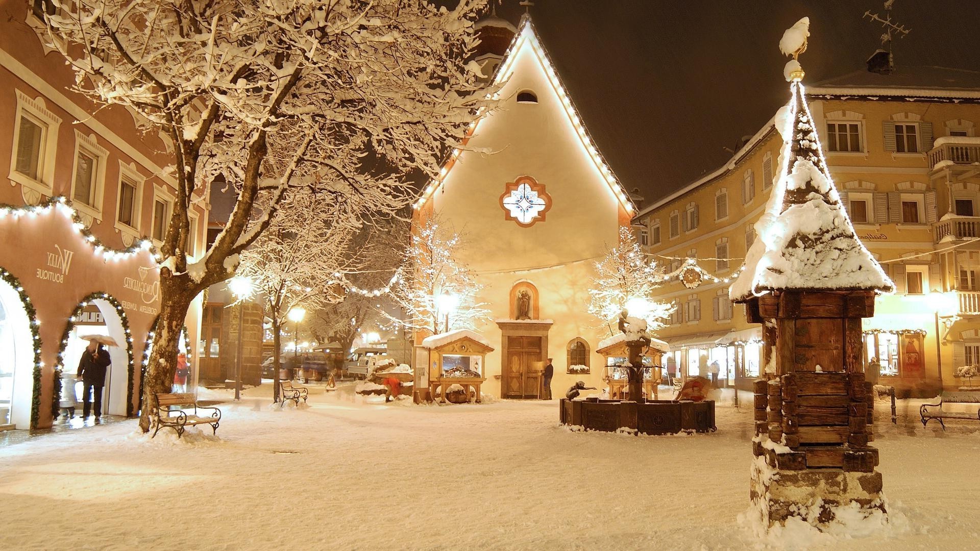 neujahr architektur reisen winter haus haus schnee stadt straße religion im freien tageslicht zuhause tourismus kirche licht stadt