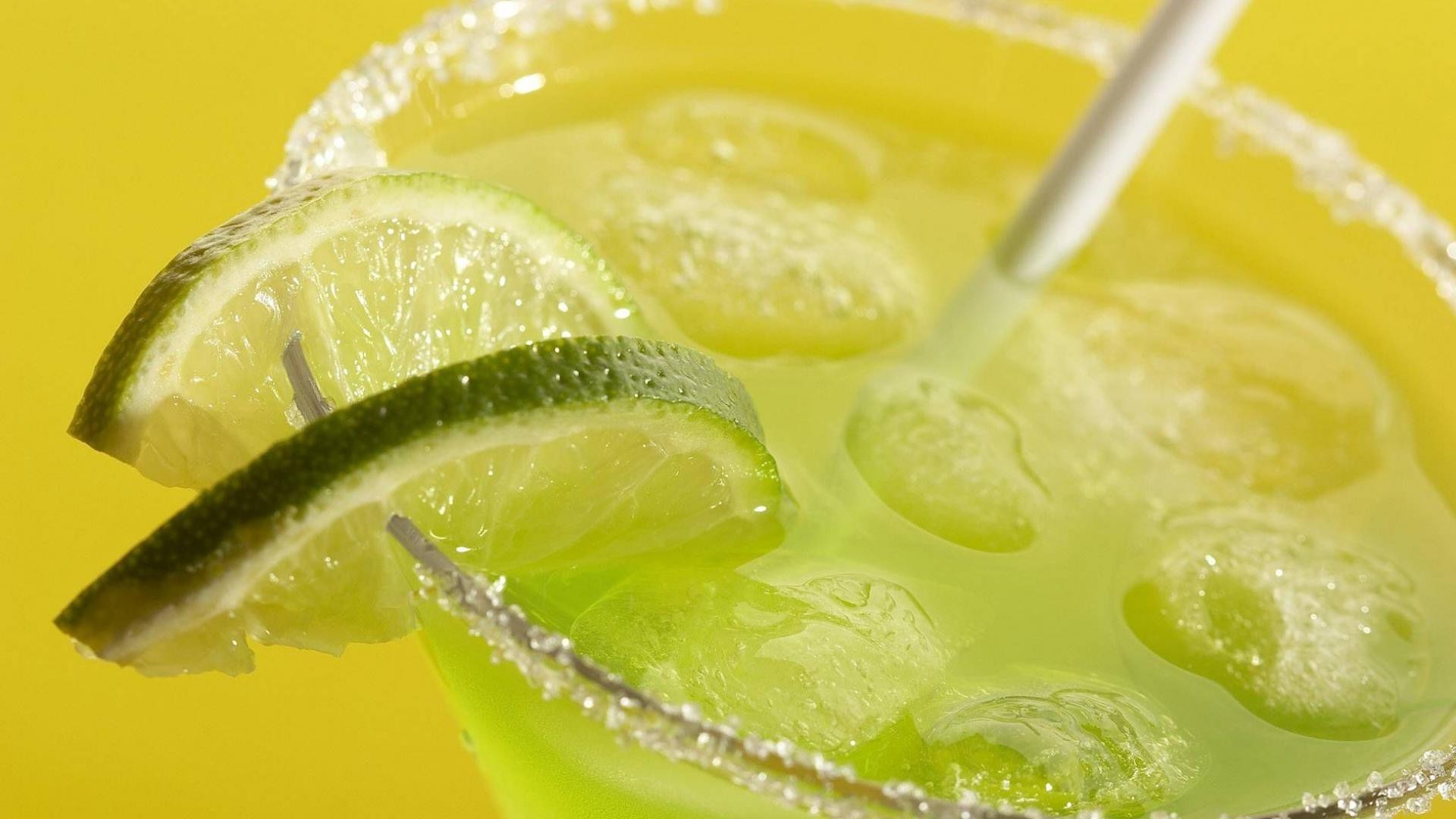 bebidas jugo tropical agua hielo frío limón lima mojado salud rebanada beber vidrio limonada cítricos fruta fresco cóctel exótico aislado