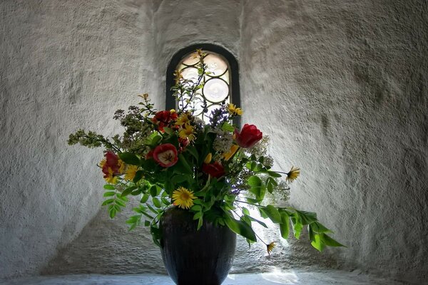 Bouquet variegato in un vaso