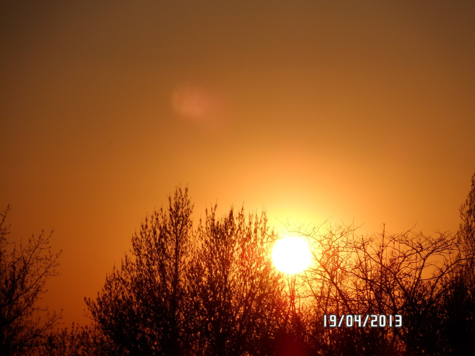 sonnenuntergang und dämmerung dämmerung sonnenuntergang sonne nebel natur gutes wetter nebel abend herbst winter dämmerung himmel hell im freien landschaft silhouette wetter hintergrundbeleuchtung licht