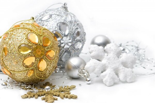 Golden and silver Christmas balls