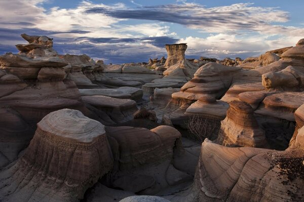 Paysage de montagne fantastique pour ordinateur de bureau