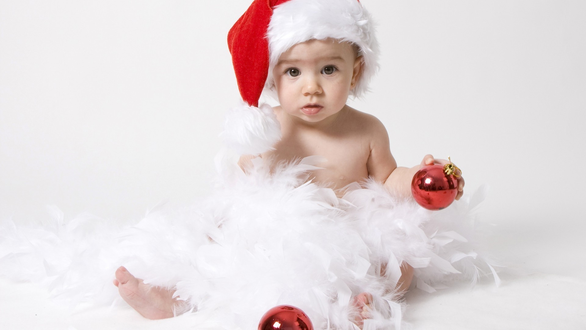 kinder weihnachten winter kind abdeckung niedlich vergnügen wenig urlaub geschenk pelz schnee unschuld ein deckel überraschung kostüm freude mädchen glück