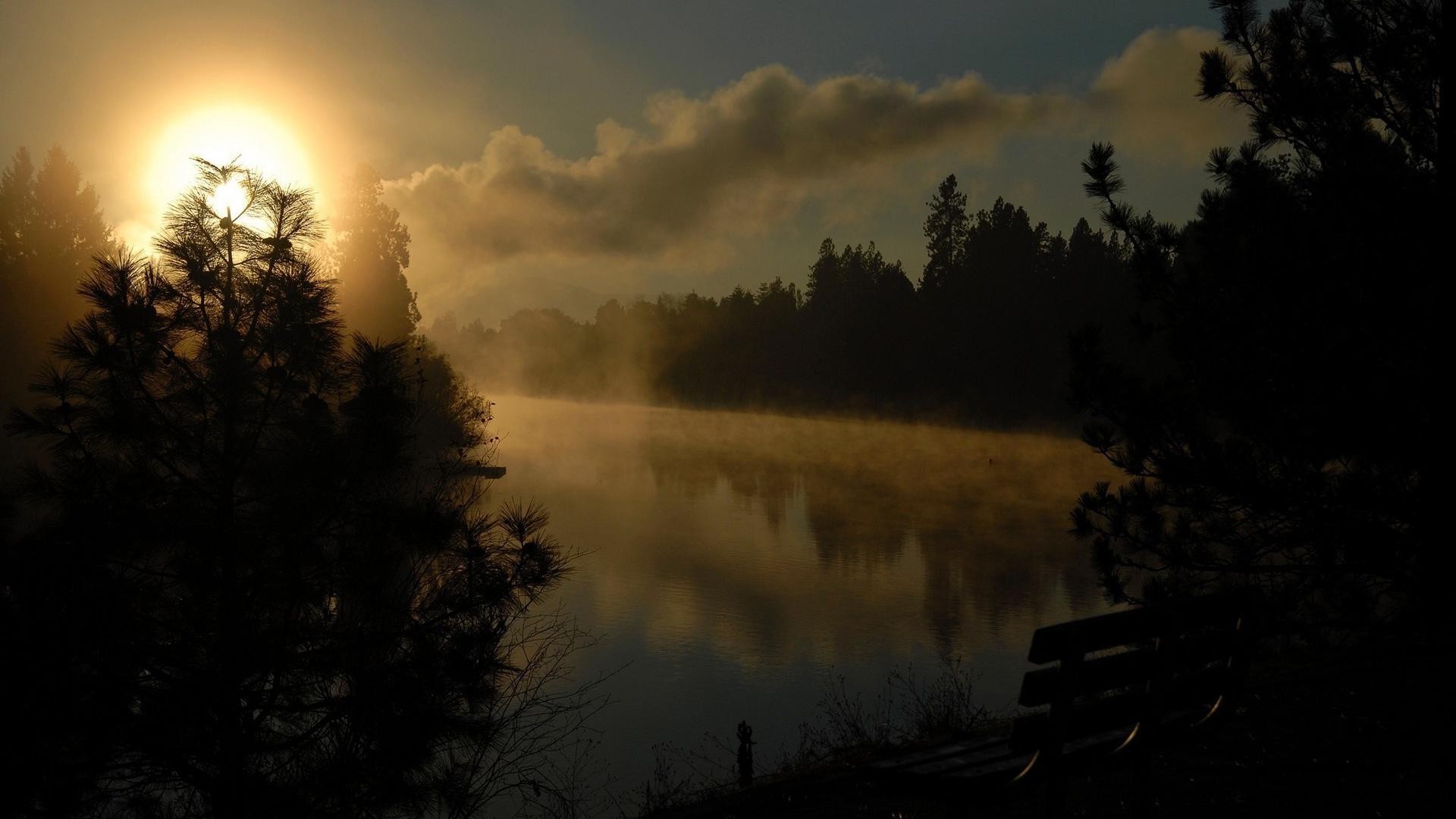 puesta de sol y amanecer niebla puesta de sol amanecer niebla árbol sol paisaje invierno noche nieve naturaleza iluminado luz silueta cielo crepúsculo al aire libre buen tiempo otoño