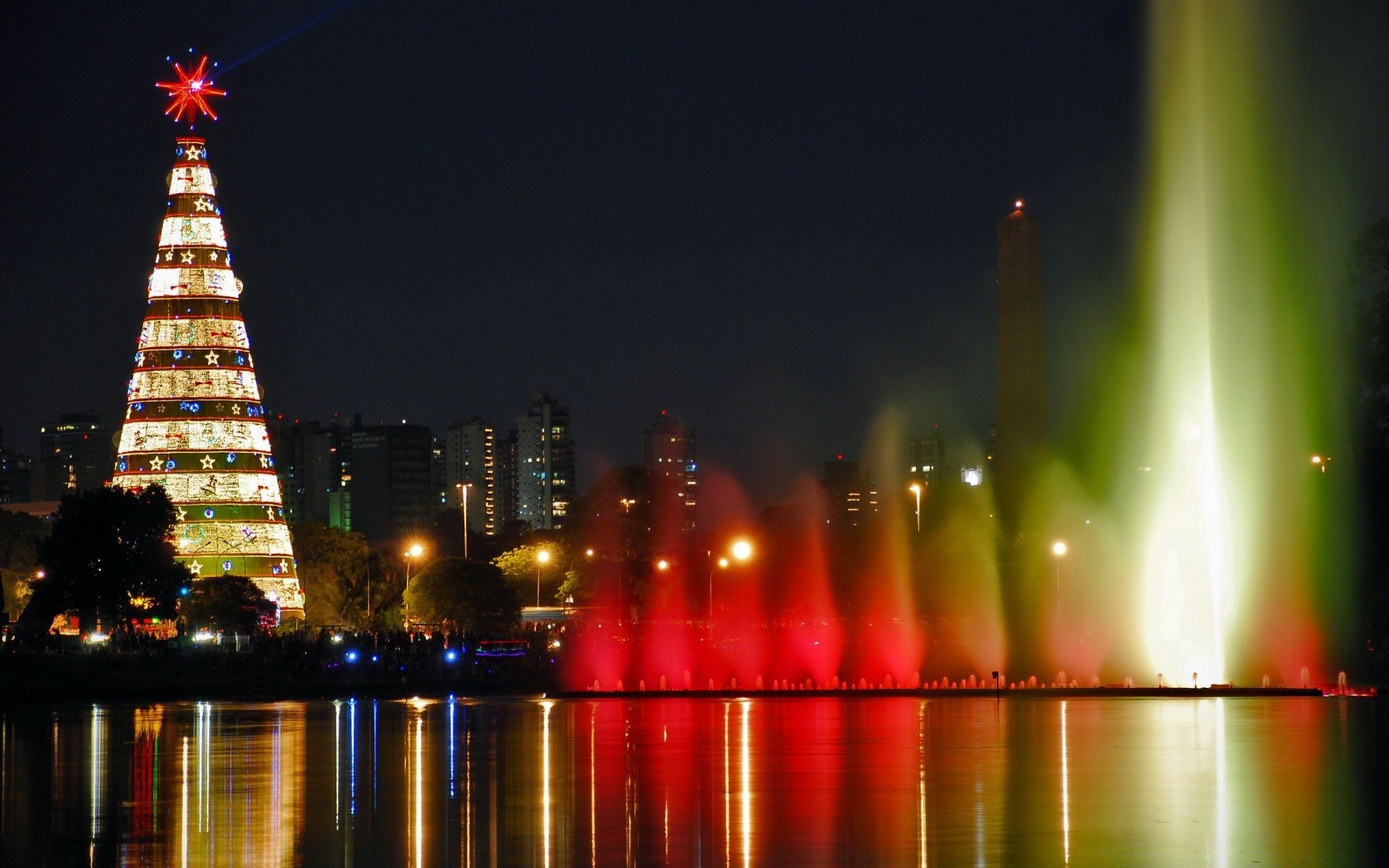 natale città illuminato architettura sera luce viaggi riflessione crepuscolo casa cielo