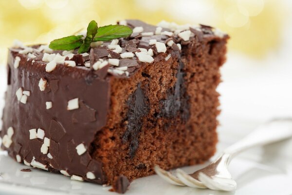 Deliziosa torta alla crema al cioccolato