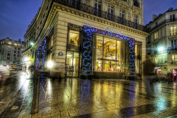 Eine außergewöhnlich glänzende Stadt an Weihnachten