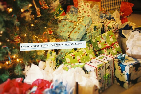 Cadeaux de Noël sous l arbre de Noël