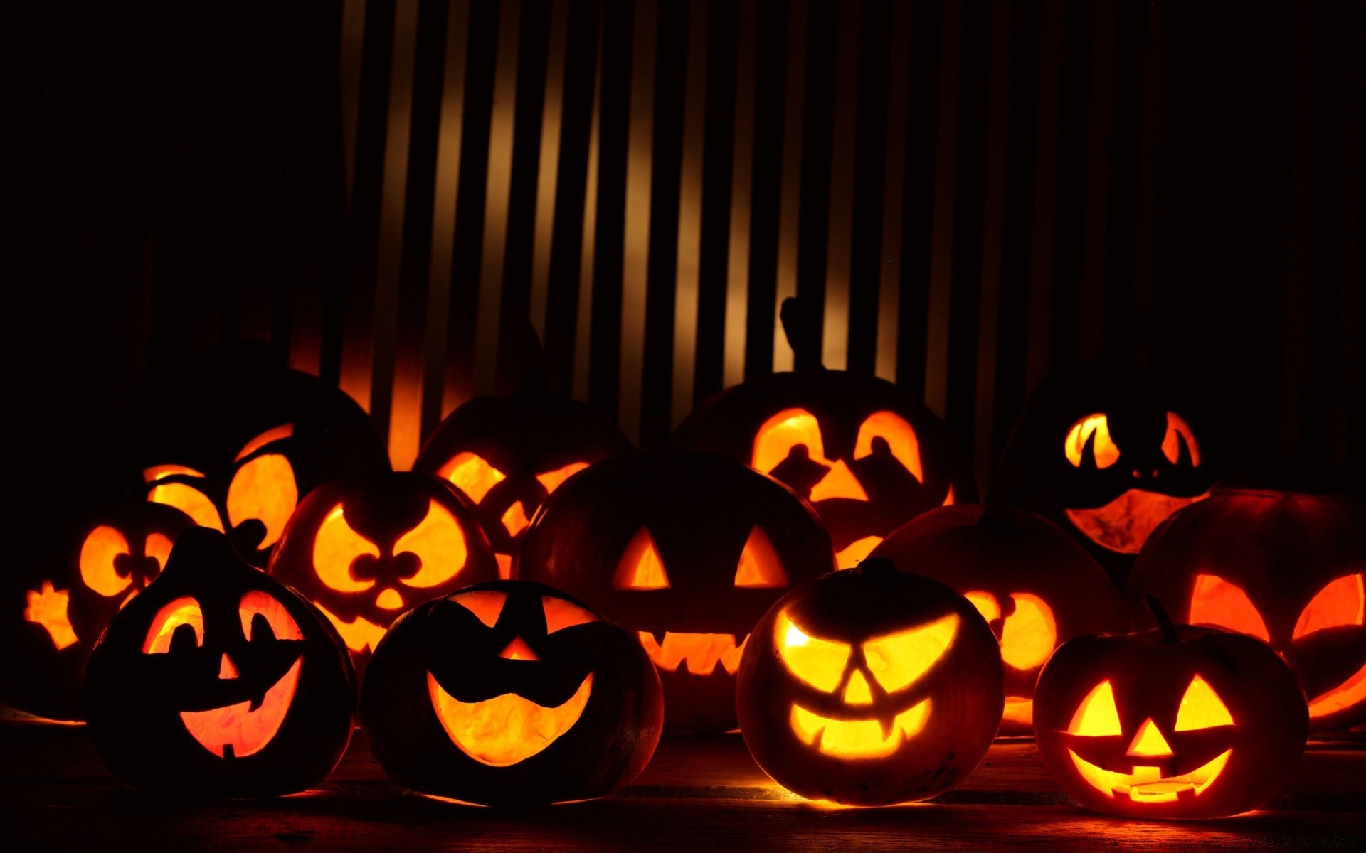 halloween zucca fiamma vizioso lanterna norwegian spaventoso horror candela lingua paura caldo falò trucco scuro bruciato zucca raccapricciante raccapricciante