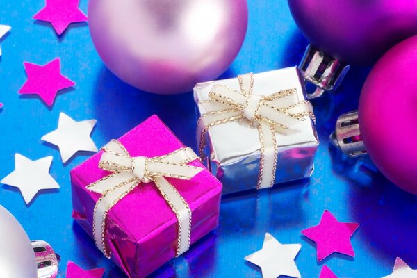 Regalos y decoraciones navideñas de año nuevo