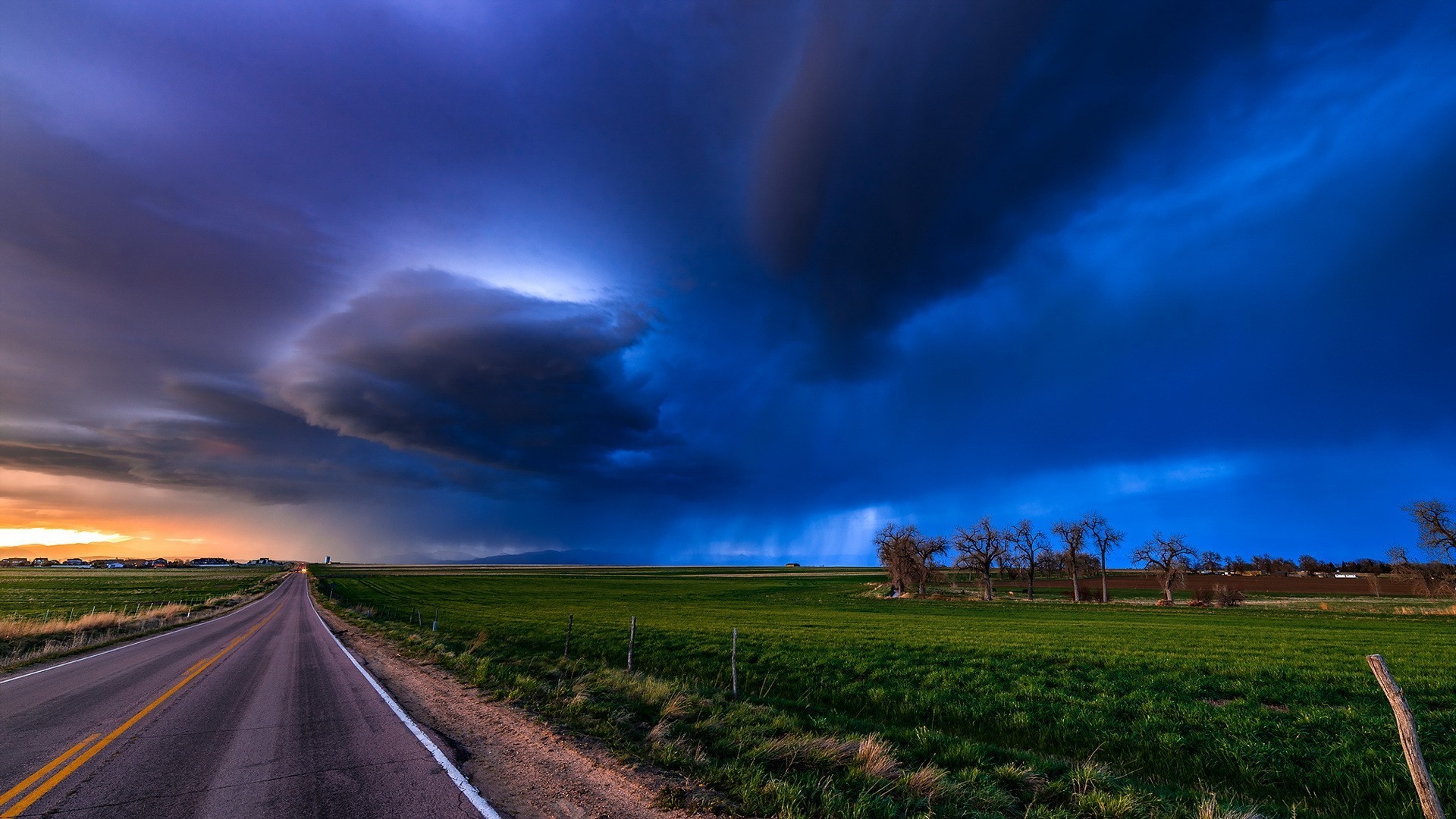 campos prados y valles cielo puesta de sol carretera paisaje naturaleza rural sol noche tormenta amanecer dramático luz campo viajes al aire libre lluvia