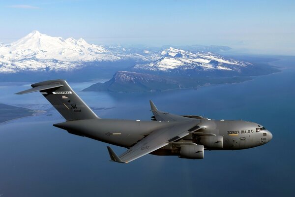 Avião de transporte militar dos EUA