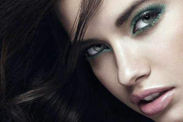 Maquillage des yeux glamour vert