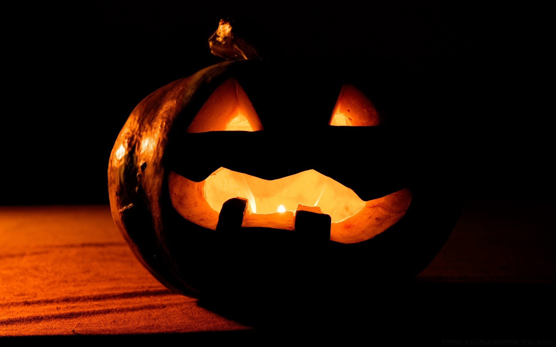 halloween citrouille flamme vicieux fantasmagorique lanterne horreur bougie un effrayant peur lumière furtif fantôme