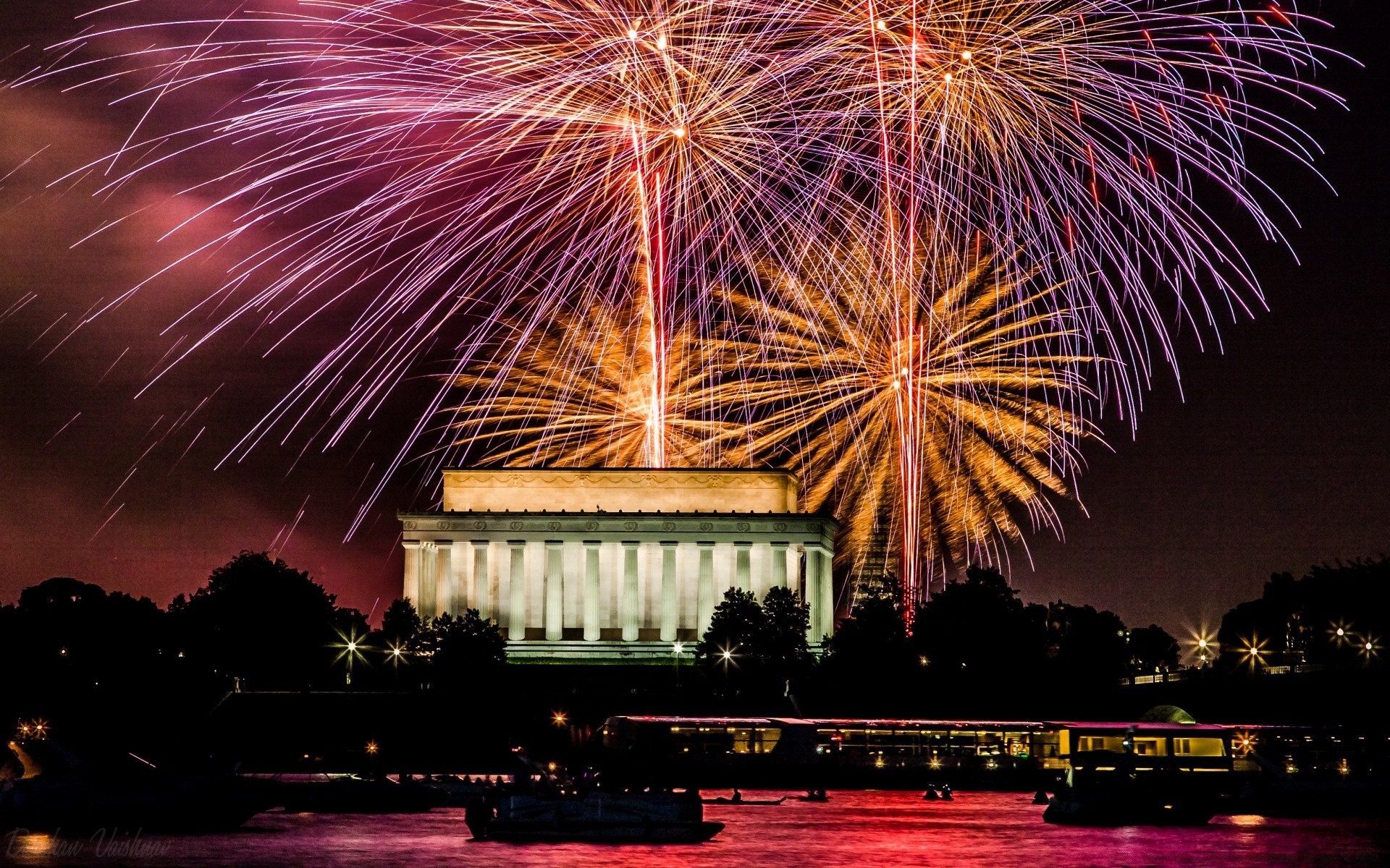 dia da independência festival fogos de artifício noite luz férias férias viagens arquitetura casa cidade iluminado chama céu ao ar livre festa natal explosão