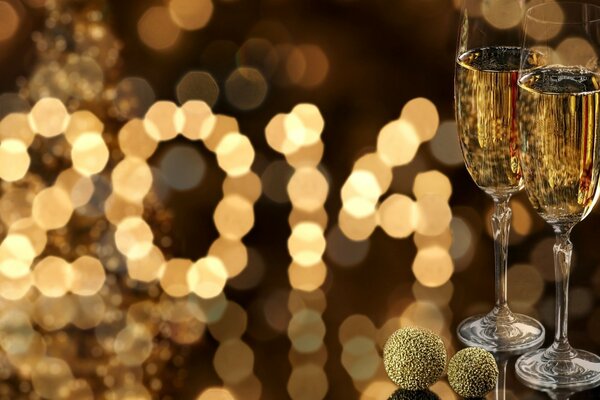 Copa de champán para la fiesta de año nuevo