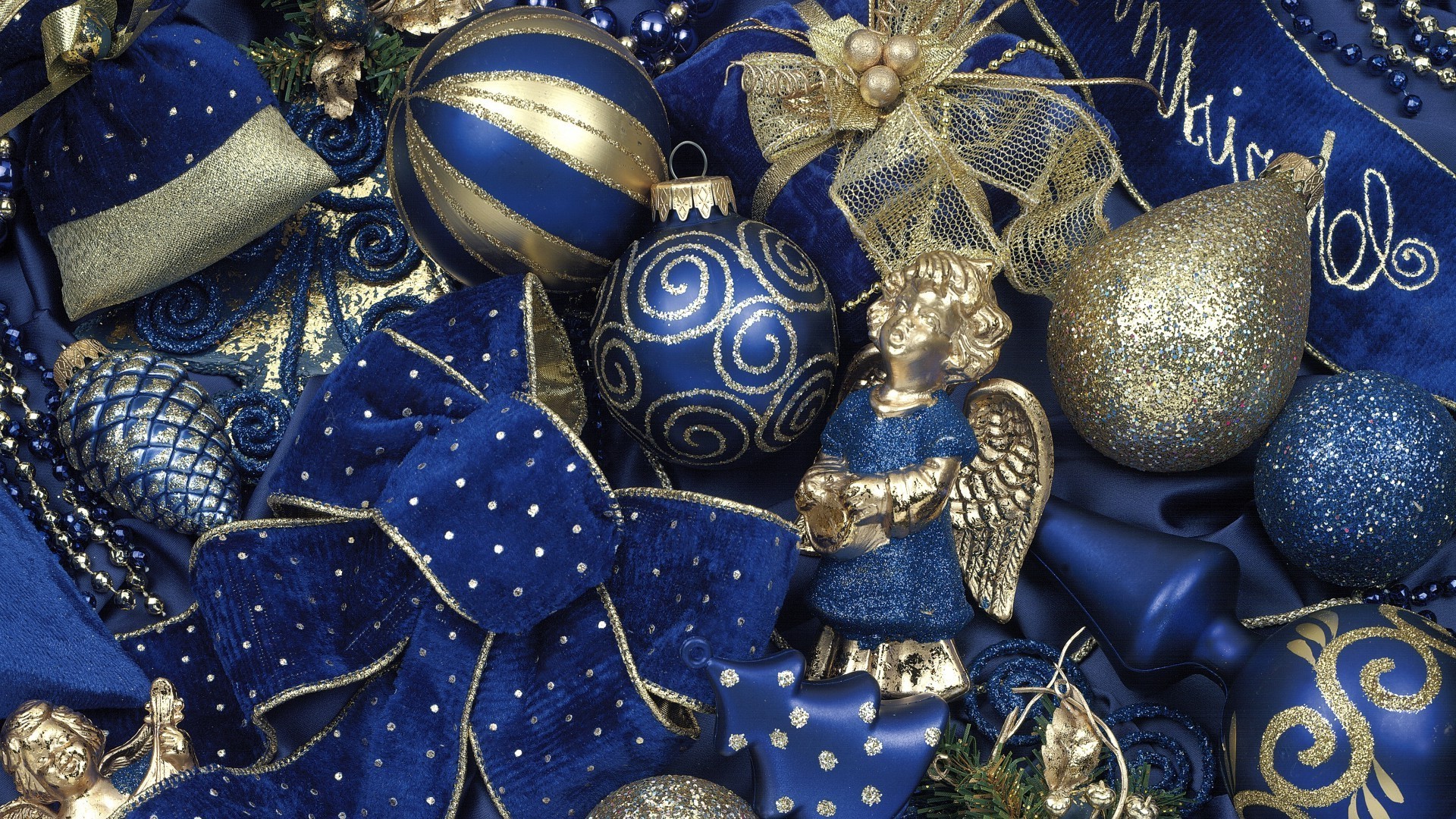 new year decoration christmas celebration gold shining ornate traditional ball bright winter desktop gift art season