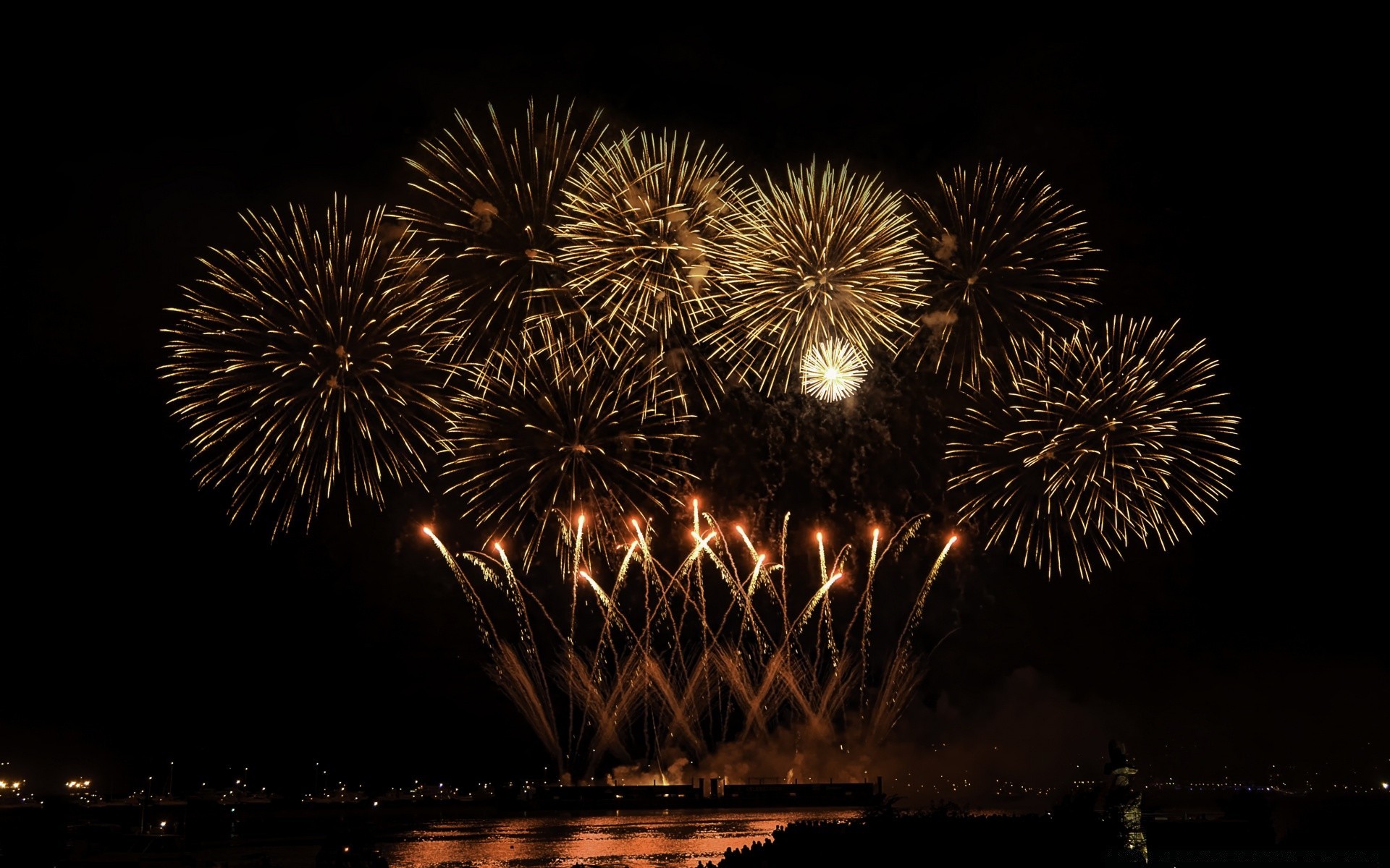 año nuevo fuegos artificiales festival llama vacaciones navidad explosión luz fiesta agudo