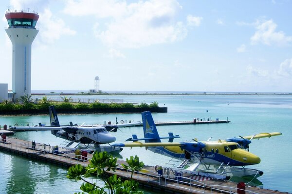 Aeropuerto de pasajeros frente al mar