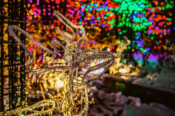 Décoration de rue de Noël sur fond flou