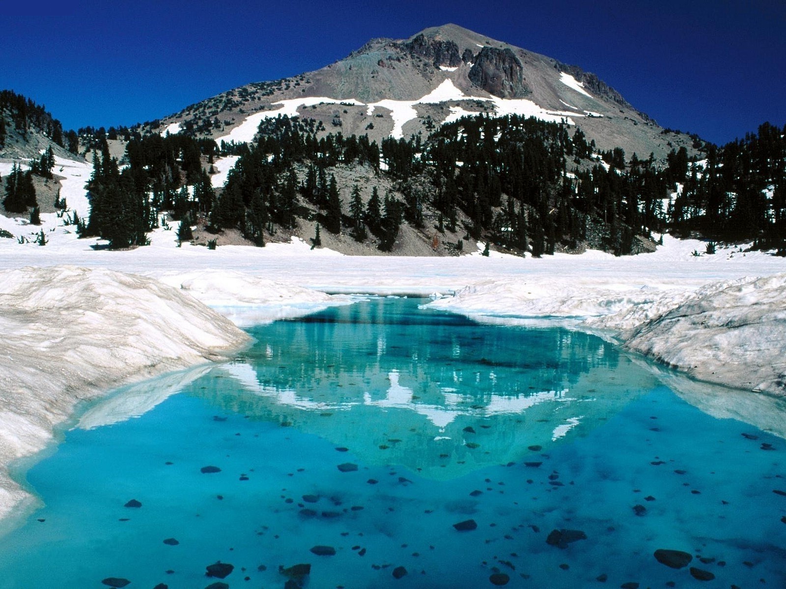 lac neige hiver glace eau voyage froid scénique montagnes nature à l extérieur paysage ciel glacier