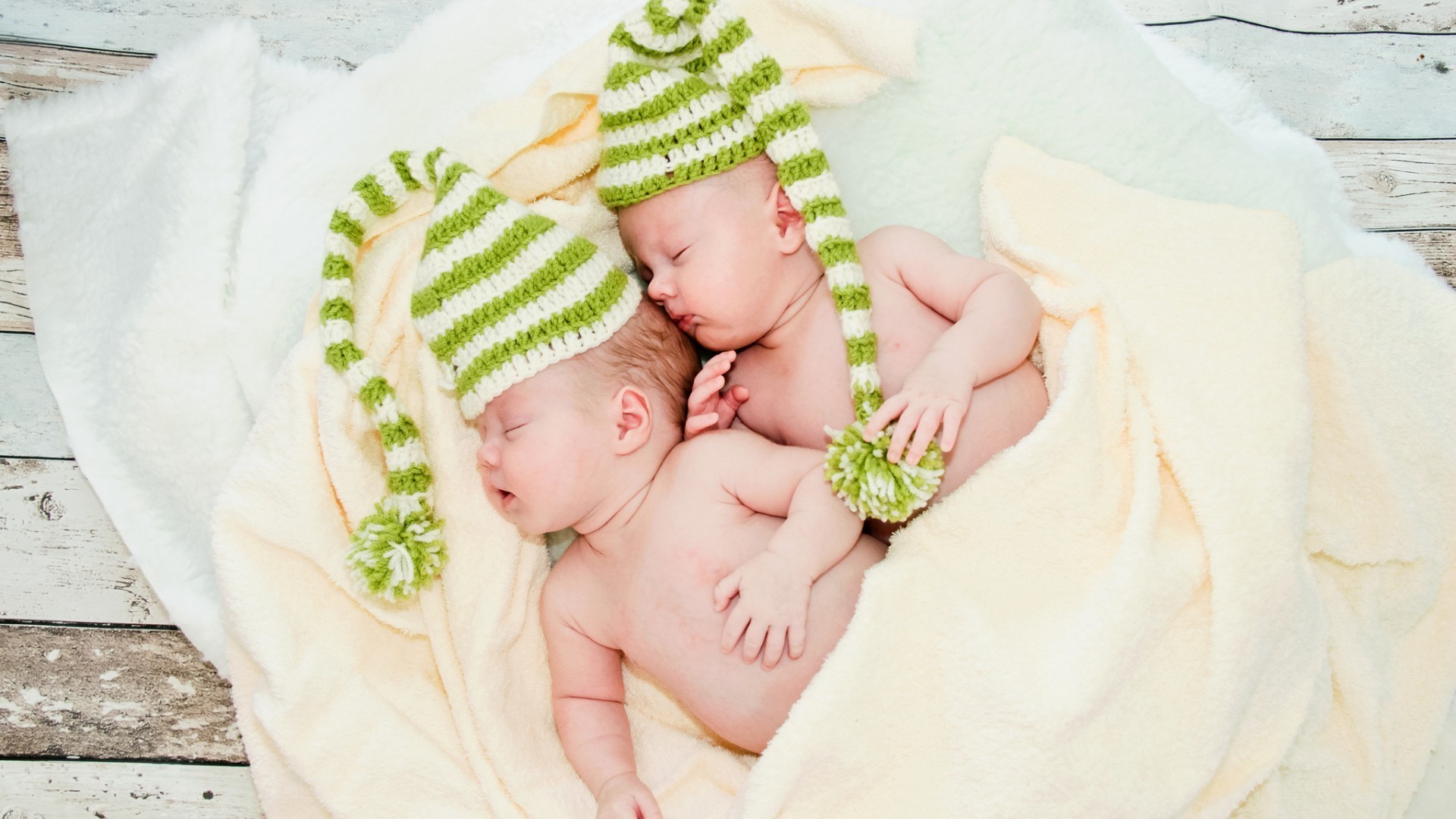 dormir niños amor bebé bebé recién nacido familia pequeño lindo cama relajación inocencia interior