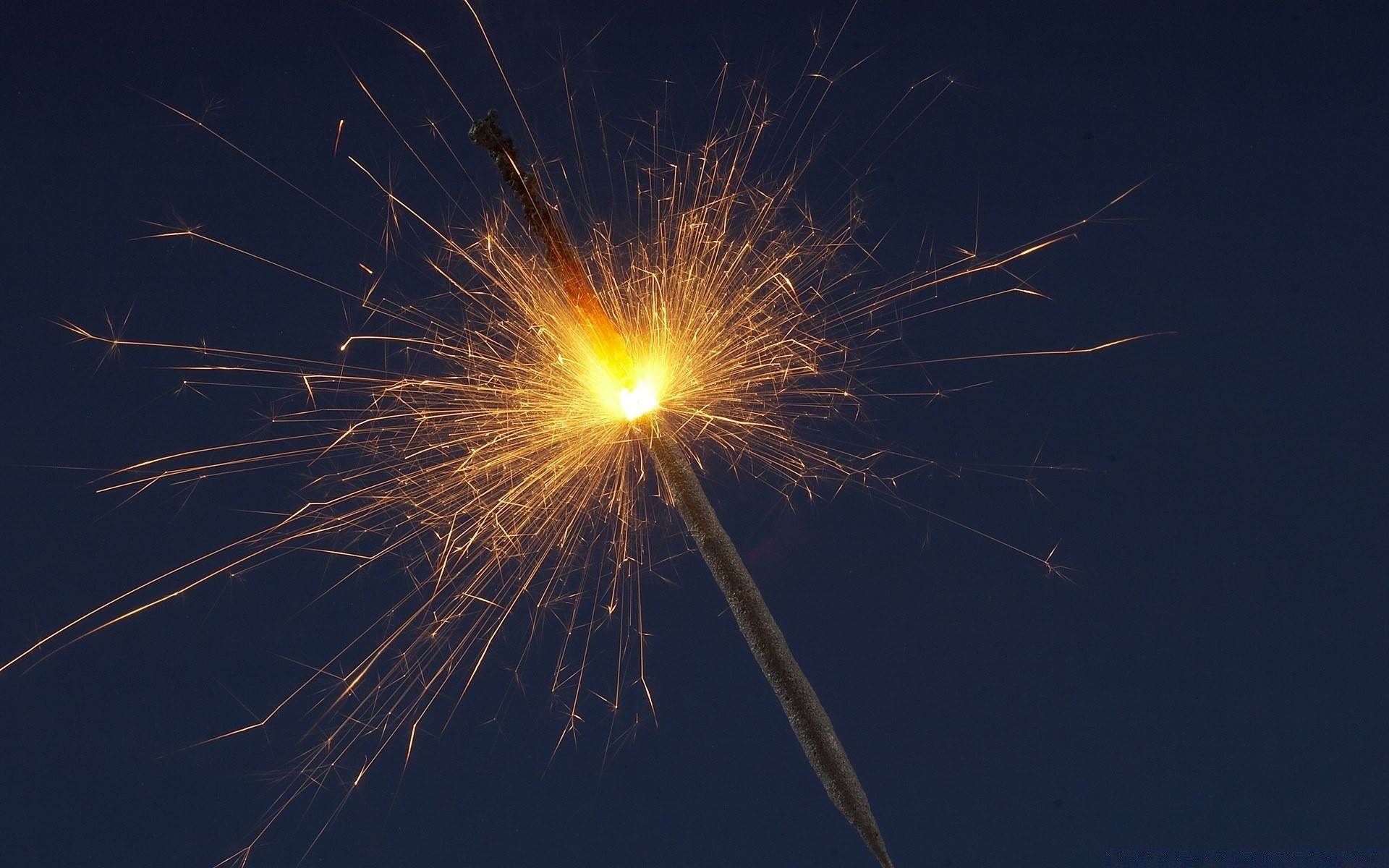 año nuevo fuegos artificiales explosión llama flashes festival chispa cohete luz bang brillante sparkler fiesta