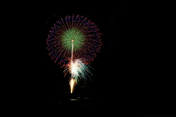 Fogos de artifício, fogos de artifício, presentes e tudo isso no ano novo