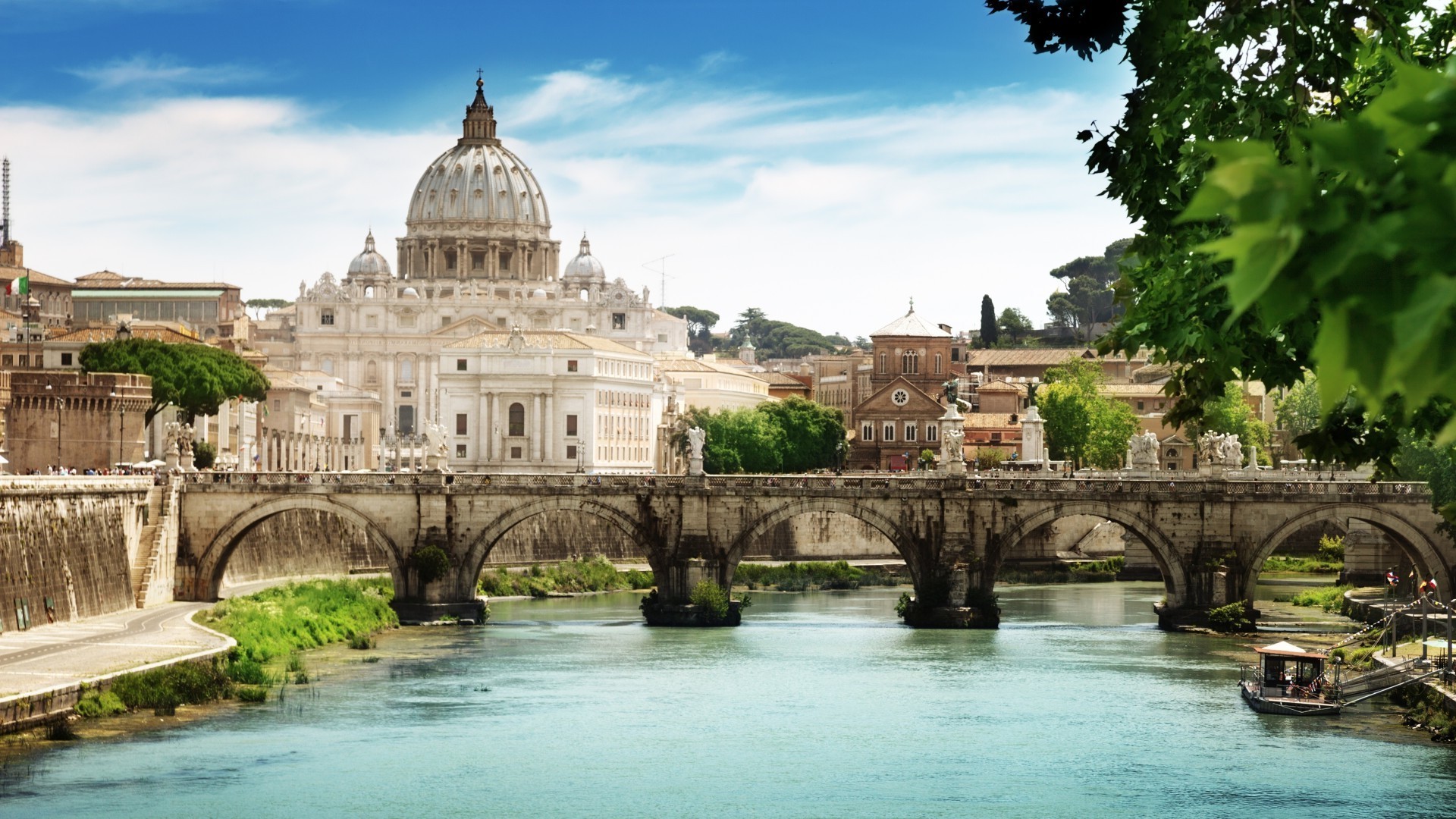 stadt und architektur architektur reisen fluss haus wasser stadt tourismus brücke wahrzeichen himmel kirche berühmt alt alt im freien kuppel religion artikel