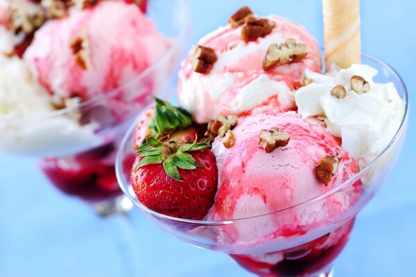 Strawberry ice cream in a glass bowl