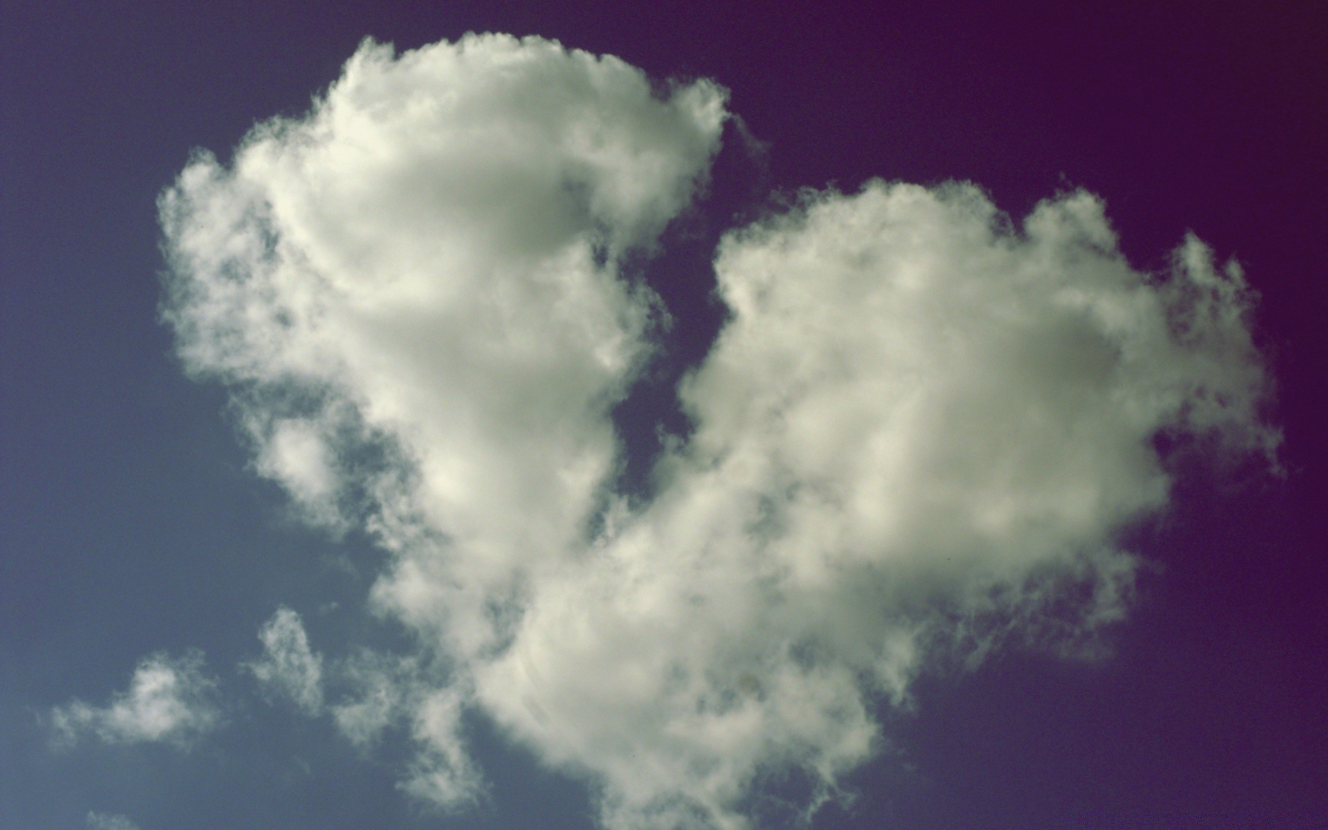 día de san valentín cielo tiempo naturaleza al aire libre luz del día luz meteorología escritorio cielo buen tiempo nube espacio hinchado alto verano nublado abajo