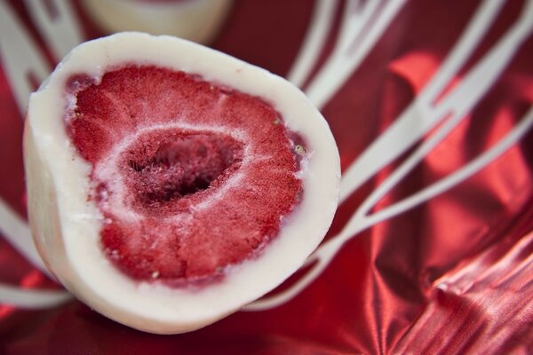 Fraises au chocolat blanc en coupe