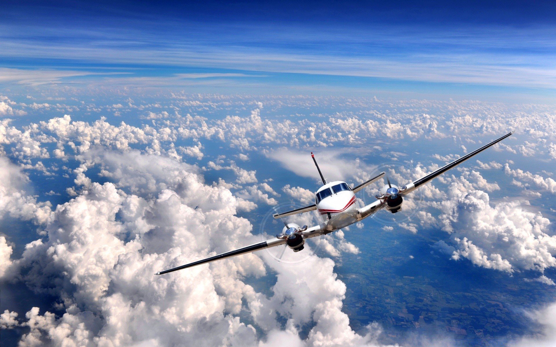 luftfahrt flugzeug flugzeug himmel luft flug fliegen flugzeug wolke transportsystem flughafen verkehrsflugzeug im freien wetter flügel reisen