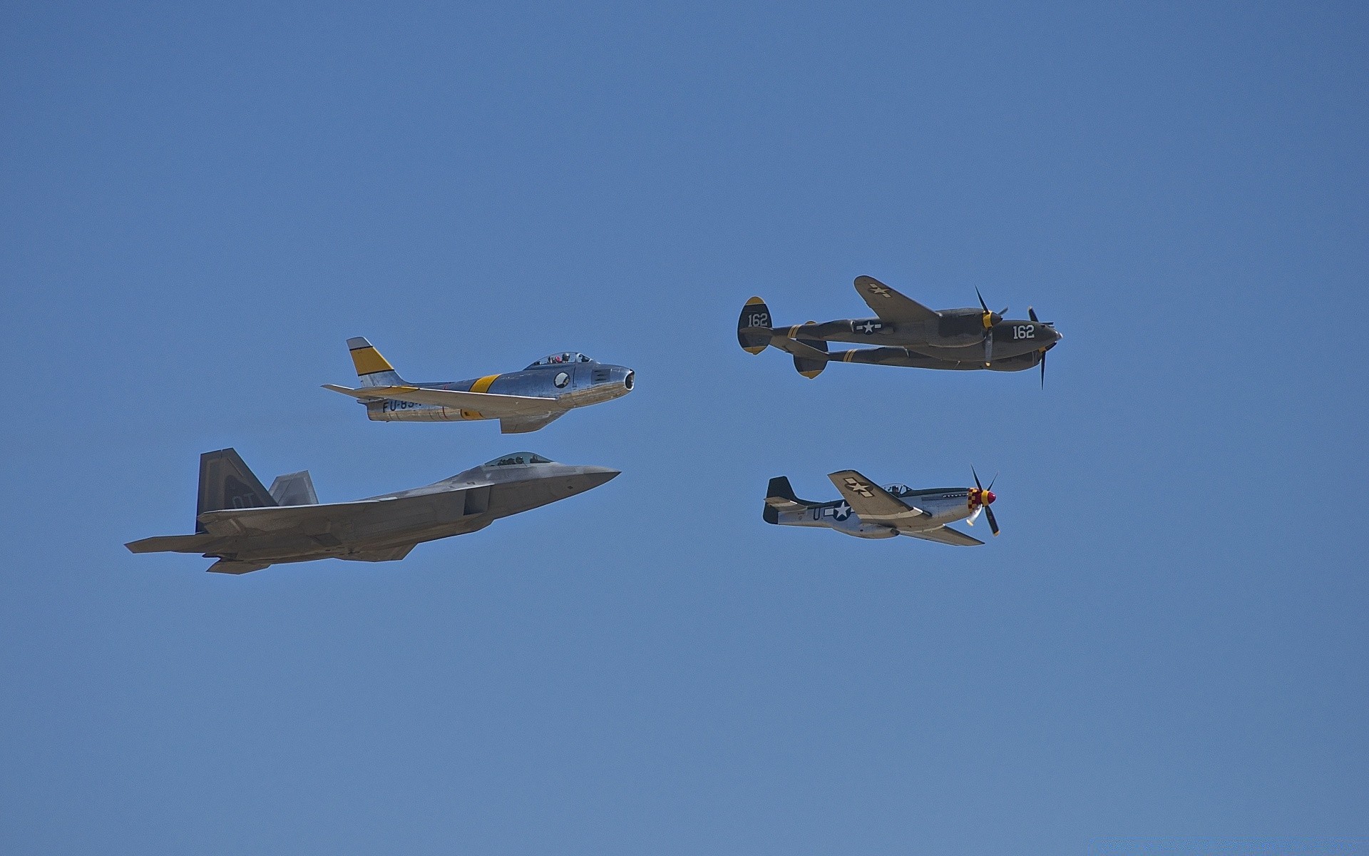 aviazione aereo aereo militare volo volare aereo combattente aria air force aeroporto bombardiere auto marina precisione delta ala sistema di trasporto cielo acrobazia