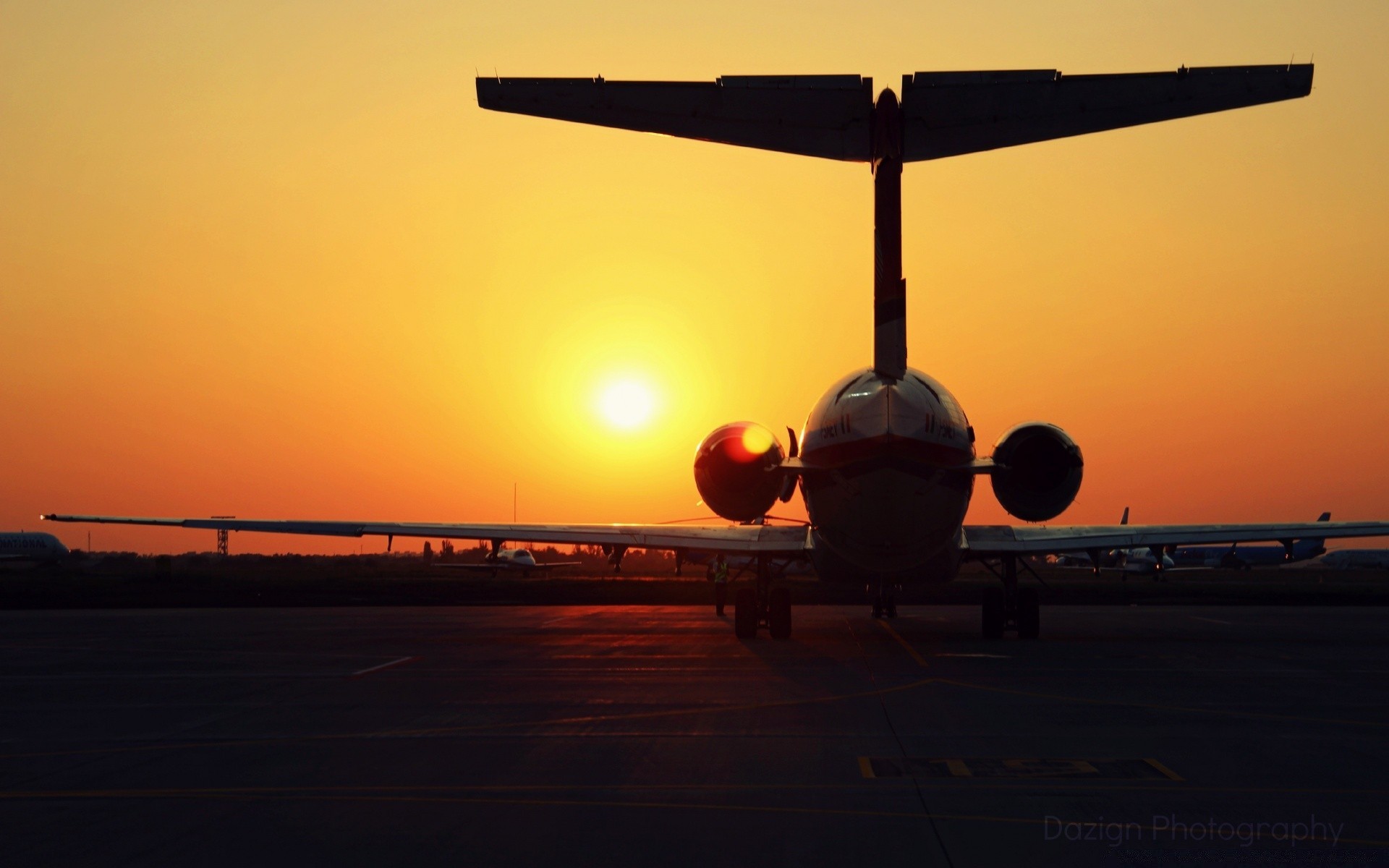 aviazione tramonto sera alba aereo aereo silhouette illuminato crepuscolo auto sistema di trasporto aeroporto oceano acqua mare cielo spiaggia luce sole viaggi