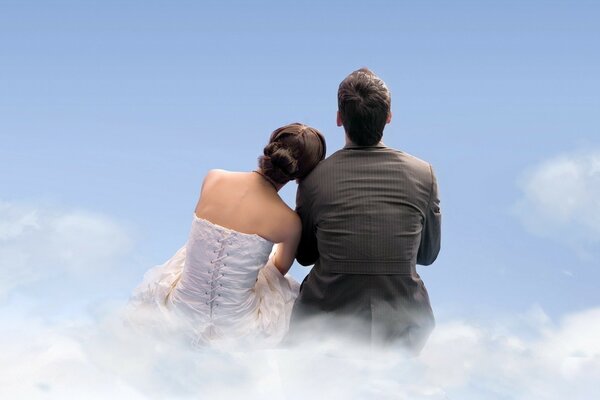 Amantes parejas al aire libre cielo